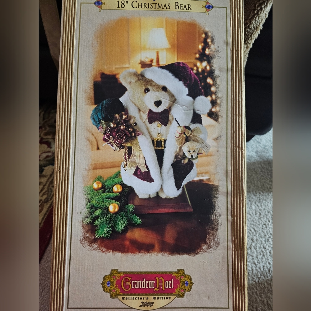 2000 Collector's Edition 18" Christmas Bear